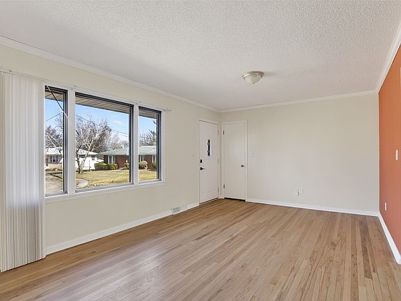 2nd image of 3001 Roblang Ct