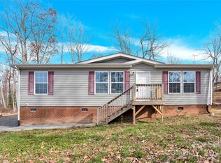 633 Lhasa Apso Ln, Iron Station, NC 28080