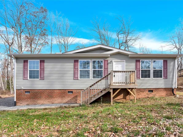 633 Lhasa Apso Ln, Iron Station, NC 28080