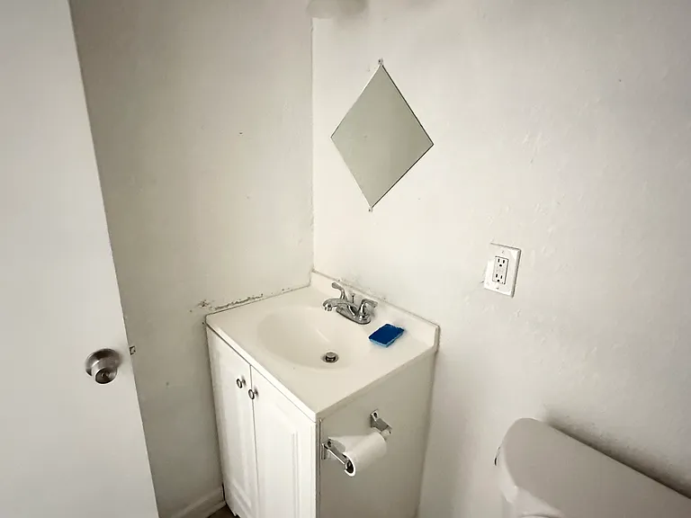 2704-2706 Benton Blvd #1S — Photo 5