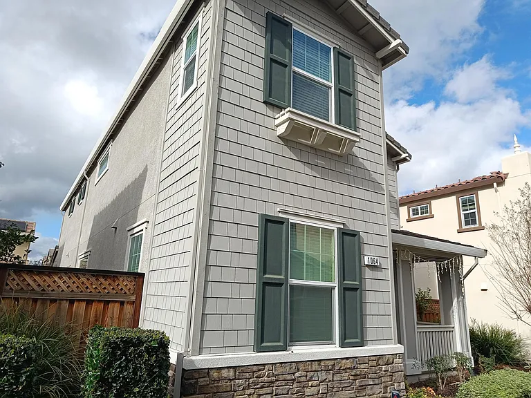 1064 S Fowler Ln — Photo 33