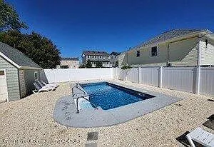 211 Arnold Ave — Photo 1