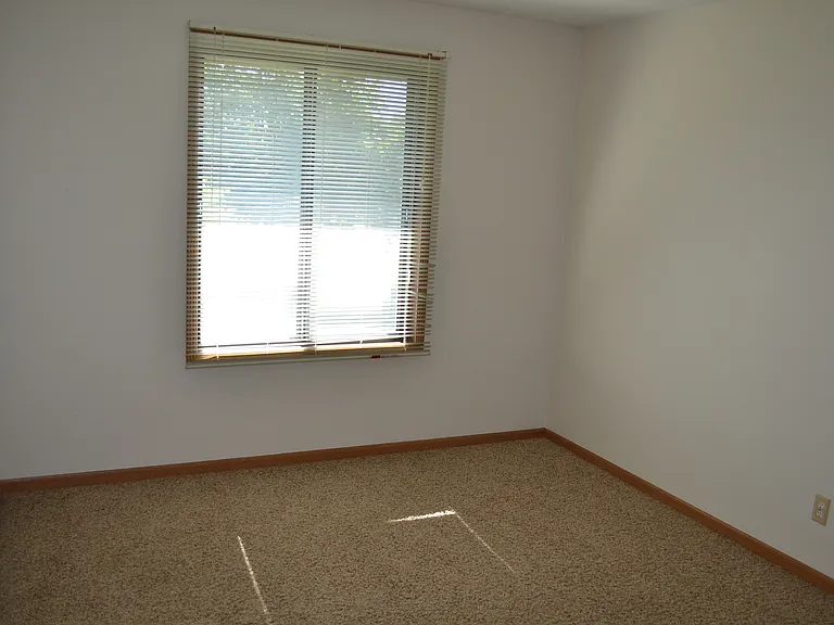 4915 Todd Dr — Photo 10