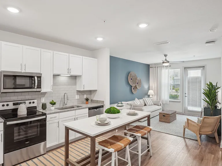 Novo Gateway Apartments and Townhomes — Photo 68