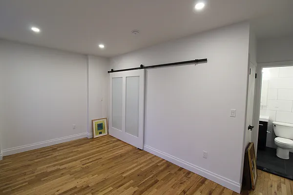 Rented by Blip LLC | media 18