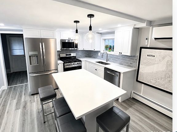 5th image of 9 Wood Avenue