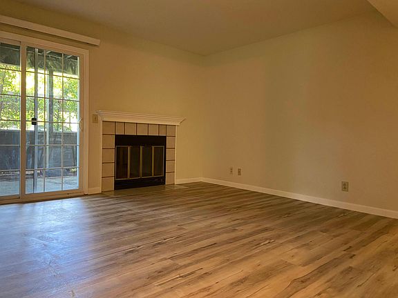3rd image of 660 Canyon Oaks Dr APT D