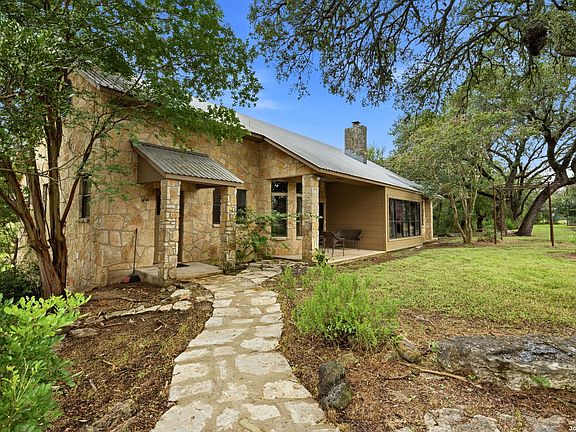 2nd image of 2939 Rolling Oaks Dr
