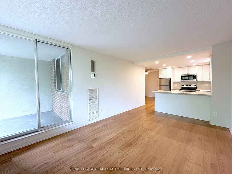 165 La Rose Ave #301 — Photo 9