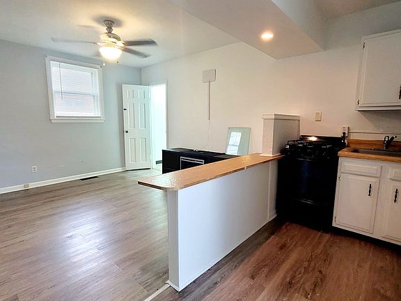 3rd image of 1202 W 7th St Unit B