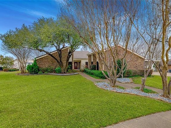 2nd image of 4506 Scenic Cir