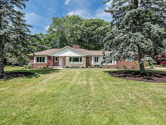 4th image of 30665 Helmandale Dr