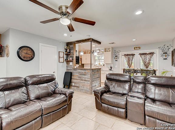 3rd image of 1614 Sweet Rock Dr