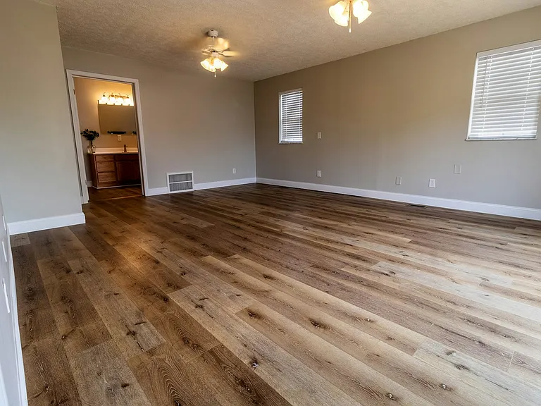 Upstairs Master Suite