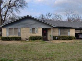 1604 W Lake St, Henderson, TX 75652