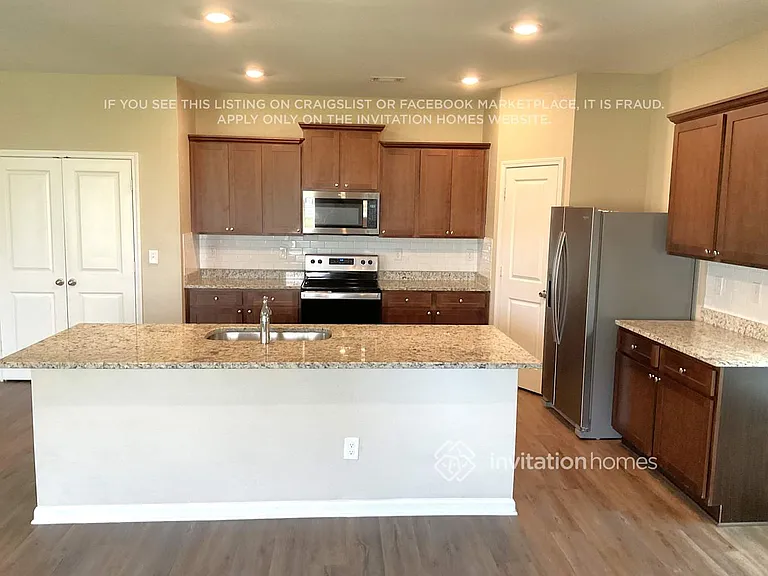 407 Vermeer Ct — Photo 7