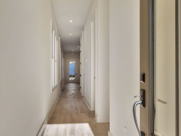 4th image of 3504B Wrenwood Ave