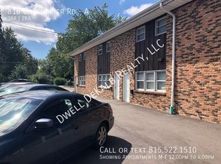 818 Greenbrier Rd APT A, Dekalb, IL 60115