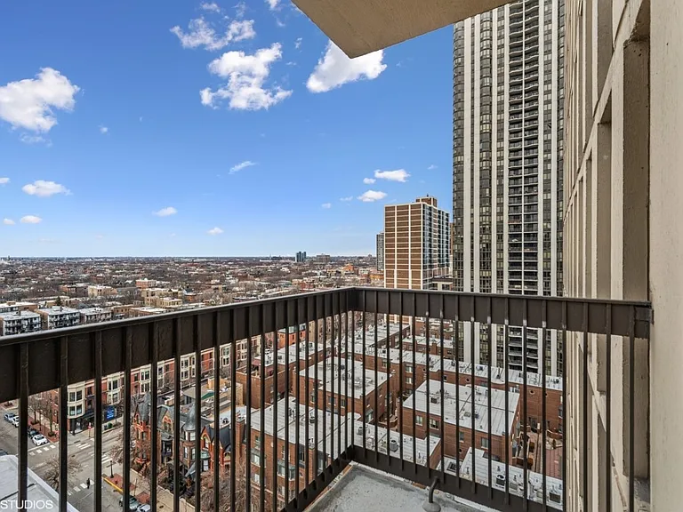 1660 N La Salle Dr #1608 — Photo 11