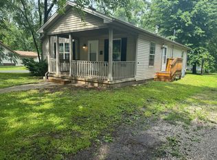 1312 N Hickory St, Champaign, IL 61820