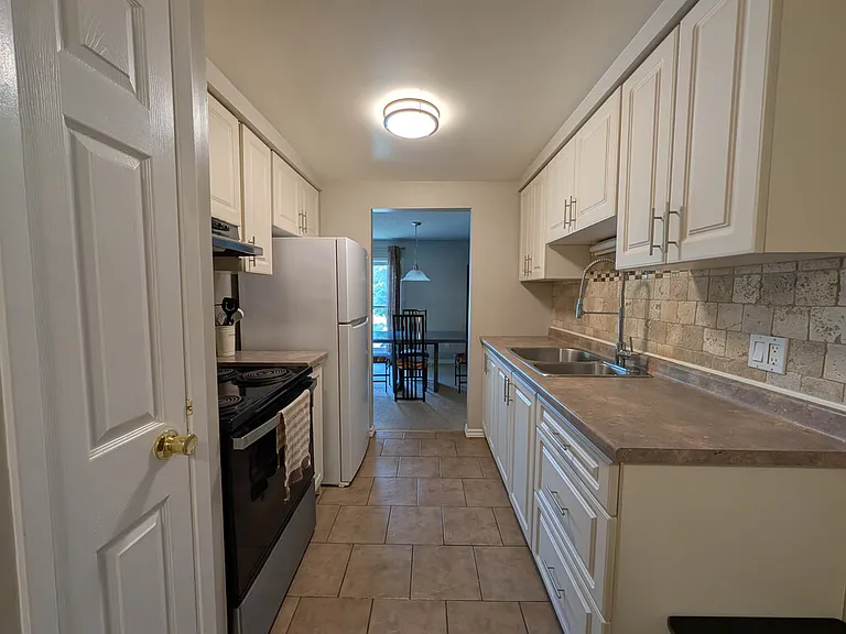 3 Tara Cres — Photo 8