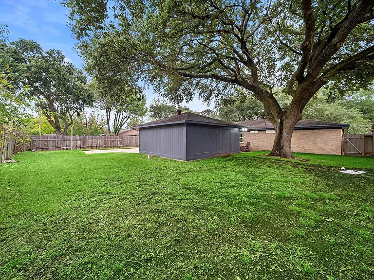 610 Acapulco Village Dr — Photo 26