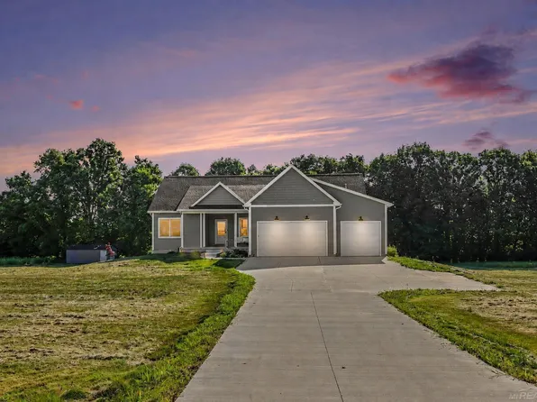 5095 Wiegand Ln, Almont, MI 48003