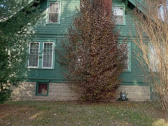 2nd image of 600 4th St