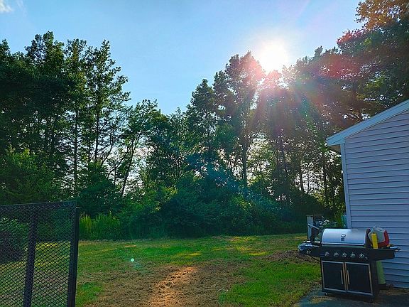 2nd image of 6024 Seymore Ln