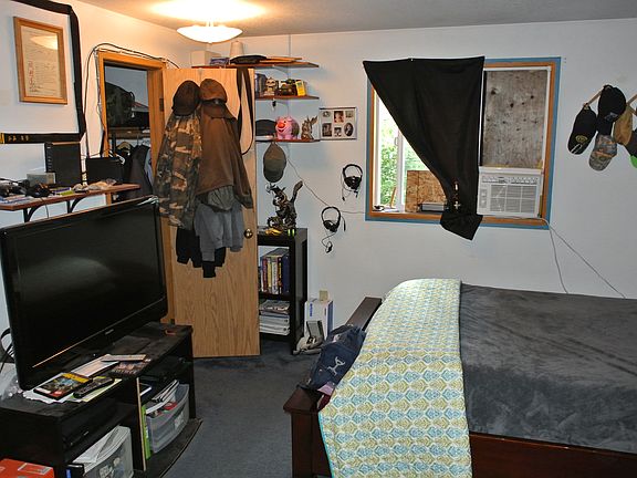 4th image of 4419 125th Pl NE