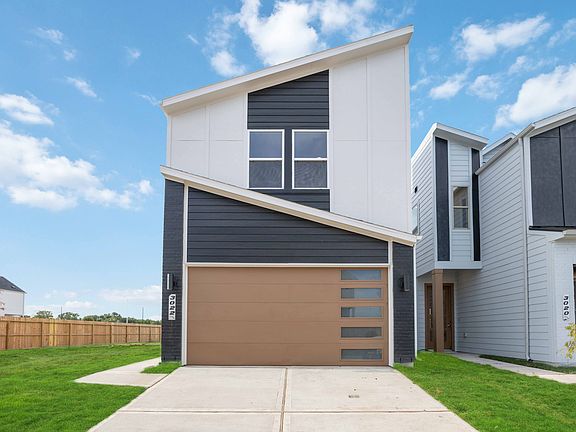 4th image of 3022 La Rambla Dr
