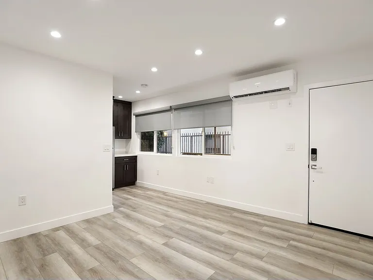 410 Lucas Ave — Photo 33