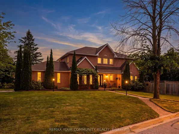 68 Autumn Way, Aurora, ON L4G 4P4