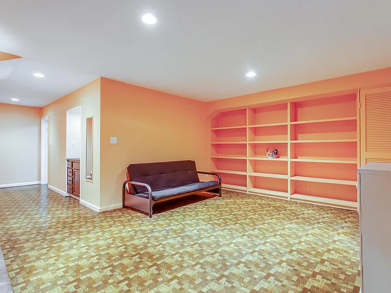 6063 Hardwick Pl — Photo 40