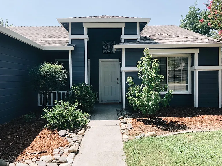 1088 Grouse Dr — Photo 1