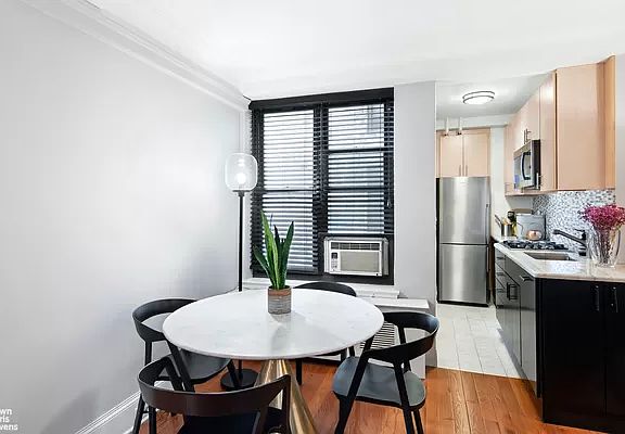 2nd image of 333 E 53rd St APT 8-A