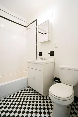 Rented by City Connections Realty | media 24