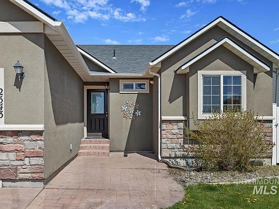 3rd image of 2543 Denali Dr