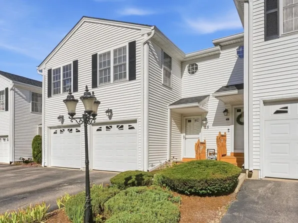 450 Providence St Unit 48, West Warwick, RI 02893