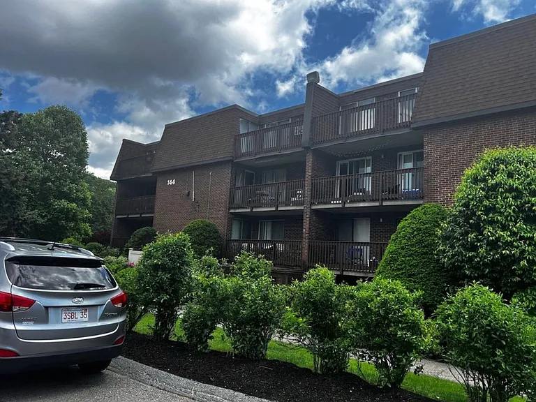 144 Kenrick St #35 — Photo 6