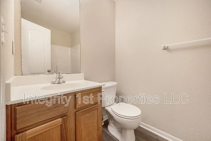 5922 NW 90th Ter