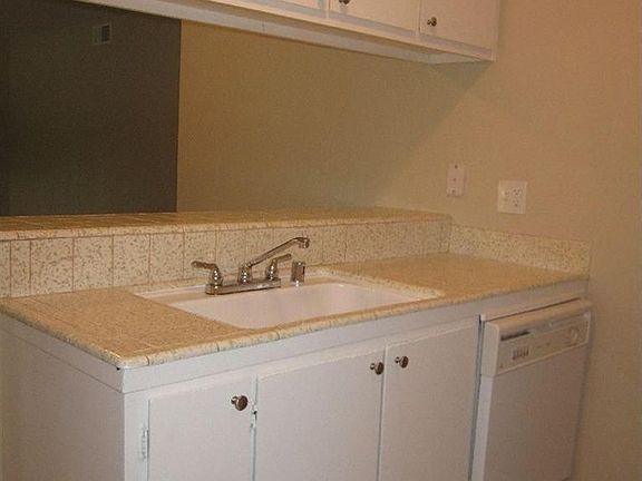 5th image of 6504 Auburn Blvd APT 1
