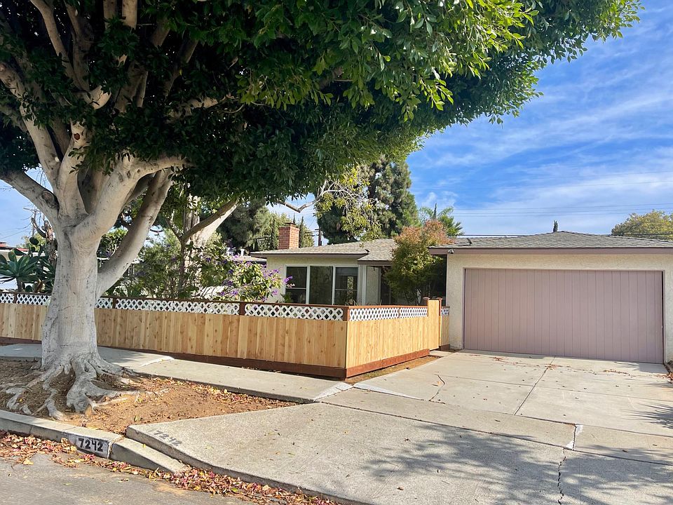 1st image of 7242 W 90th St