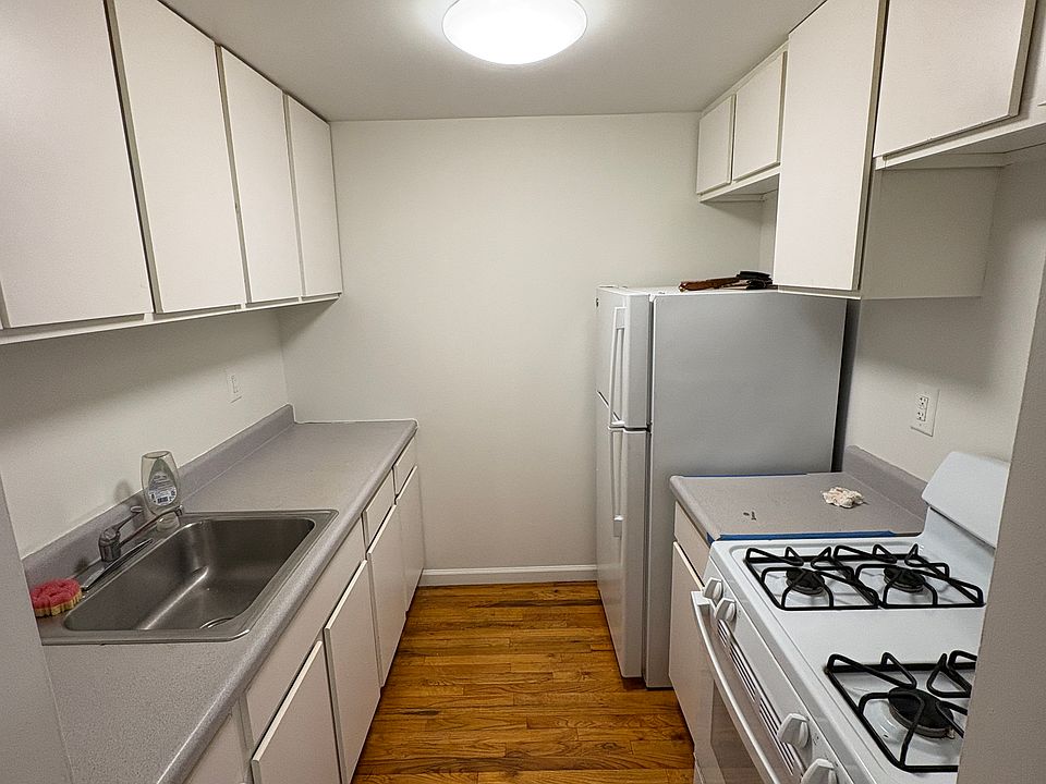 1st image of 24 E 125th St APT 2R