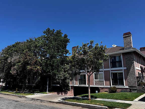 3rd image of 147 W Acacia Ave APT 103