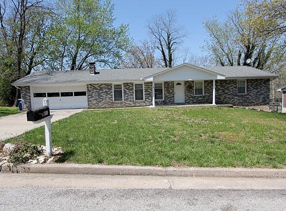 2nd image of 801 Kaylyn Dr