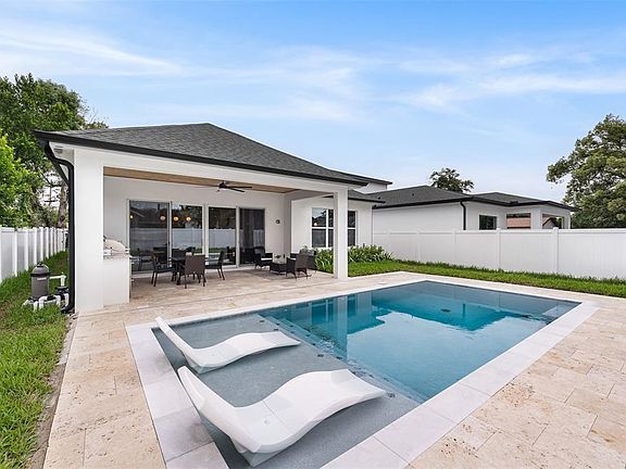 2nd image of 726 GOLFVIEW AVENUE