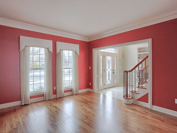 5th image of 178 Pinehurst Dr