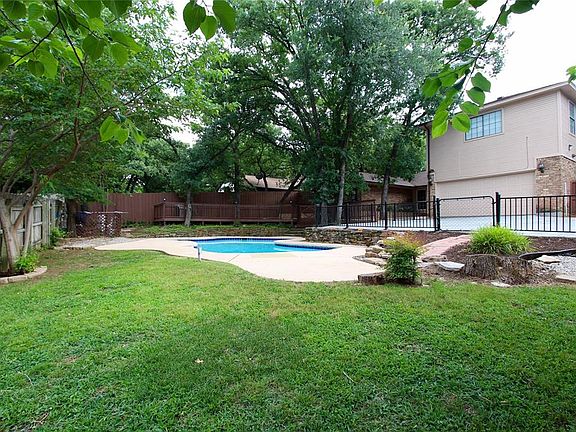 3rd image of 503 Washington Dr