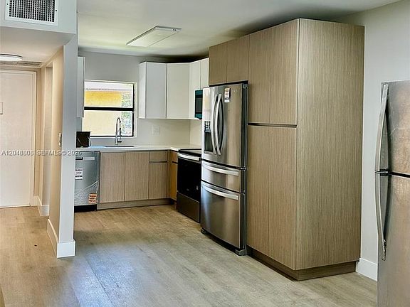 3rd image of 2540 W 67th Pl APT 202-28